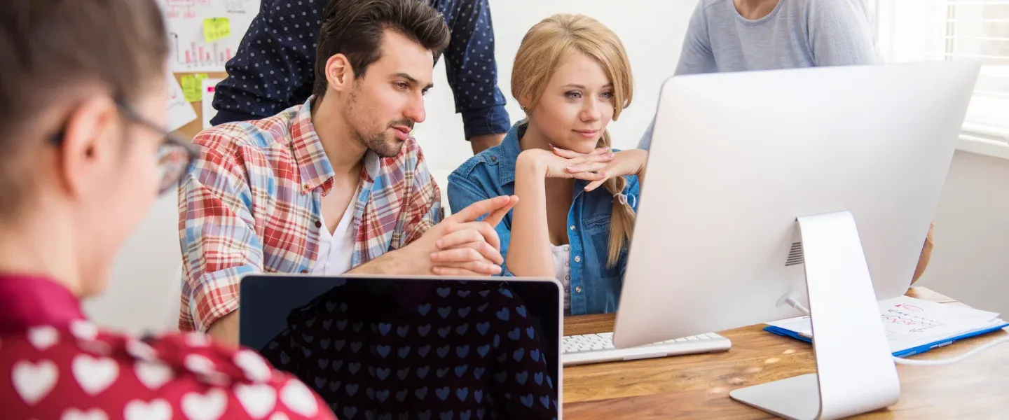 Points to check before choosing the right website development company - Banner